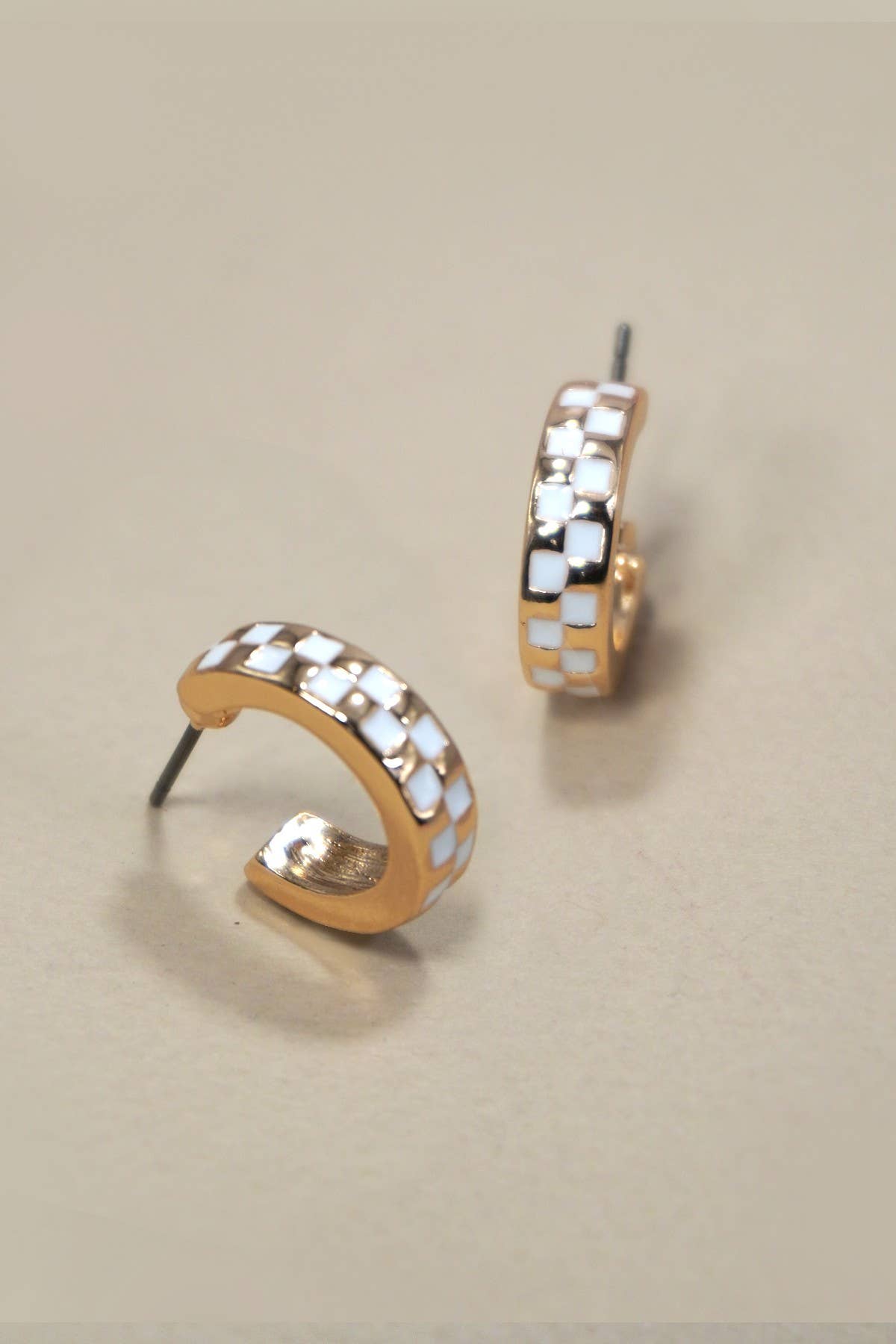 MINI CHECKER HOOP HUGGIE EARRINGS | Gold/black