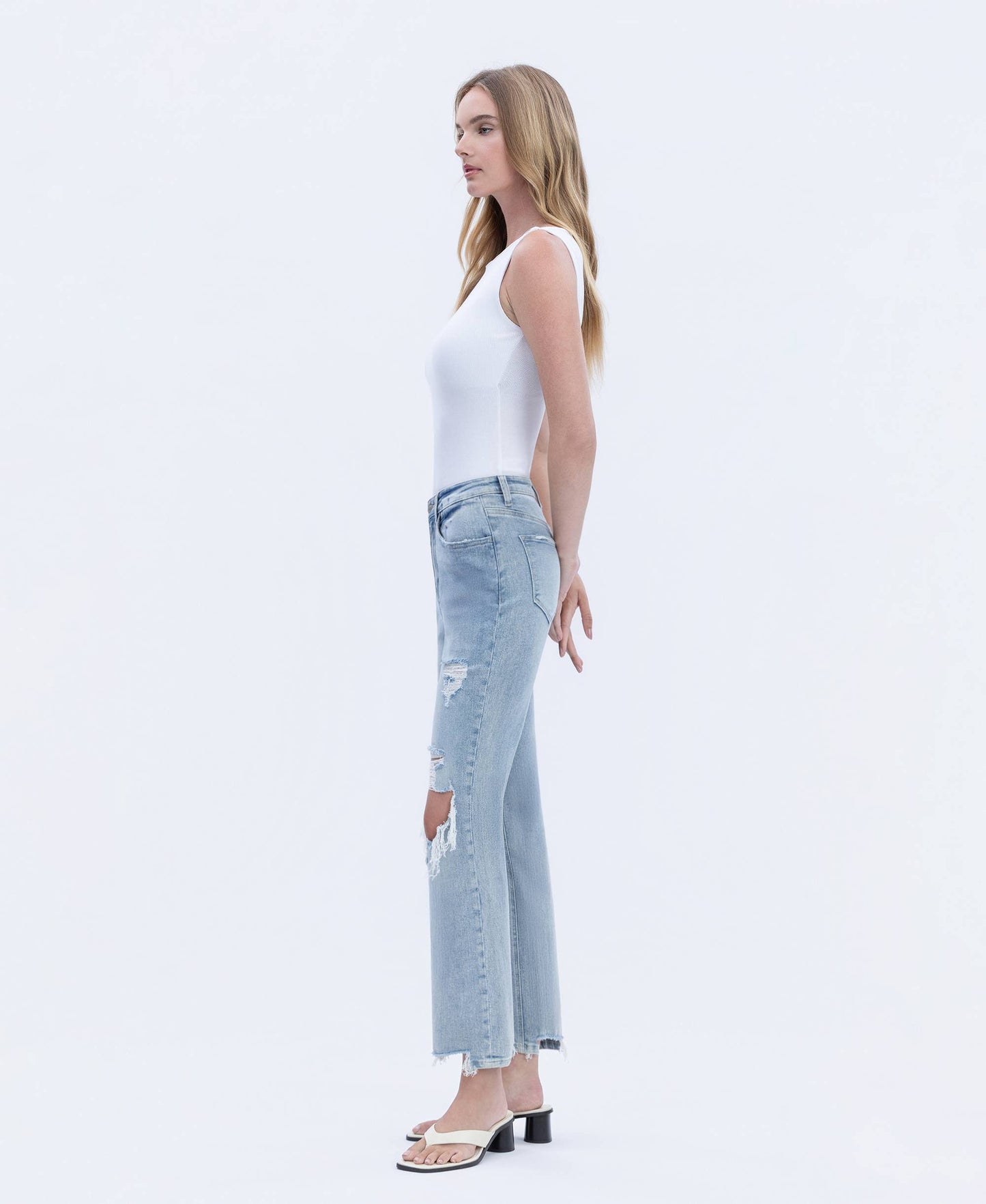 Vervet 90’s Super High Rise Distressed Dad Jeans – Light Wash