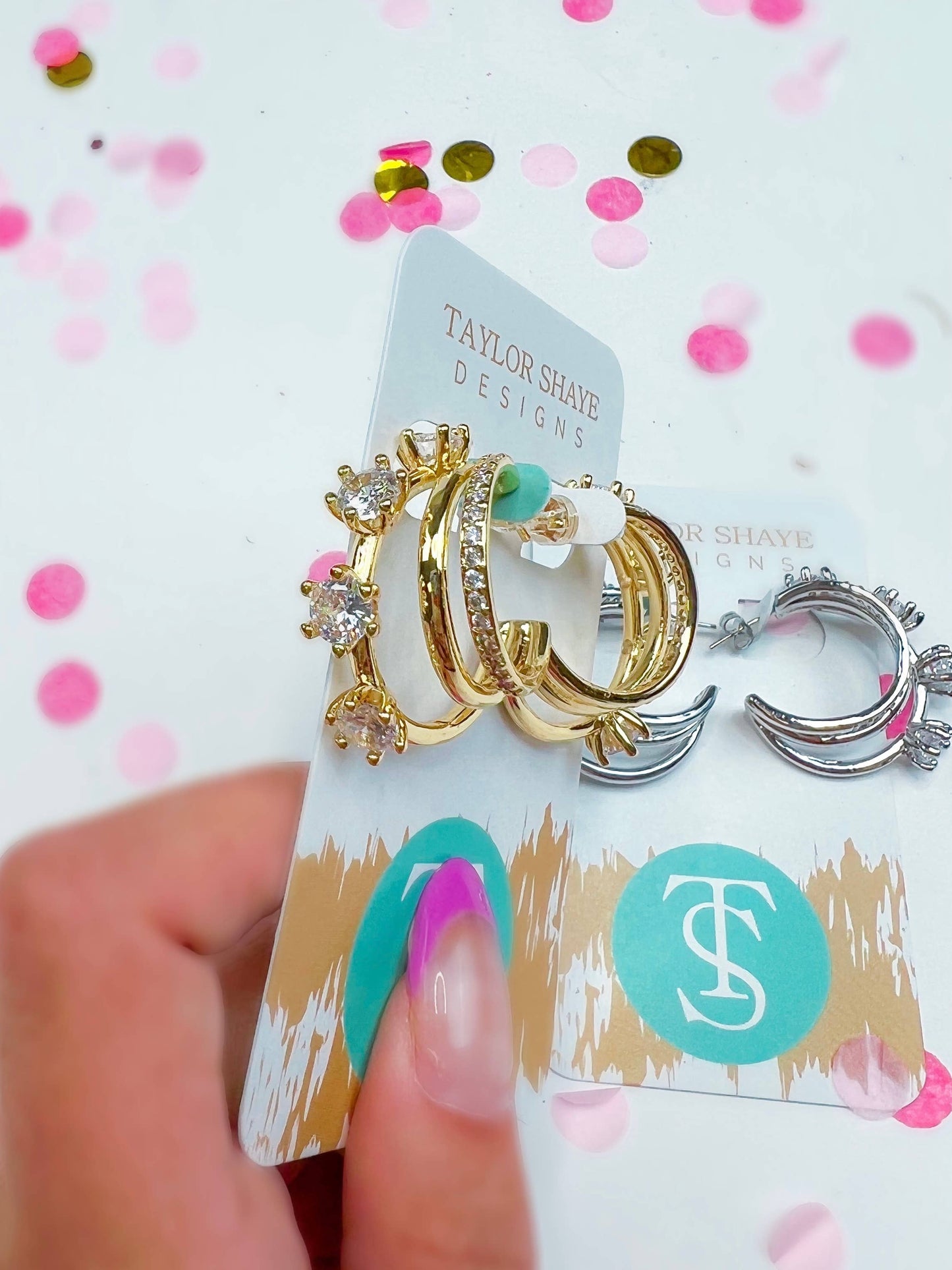 Juliana Hoops: Gold
