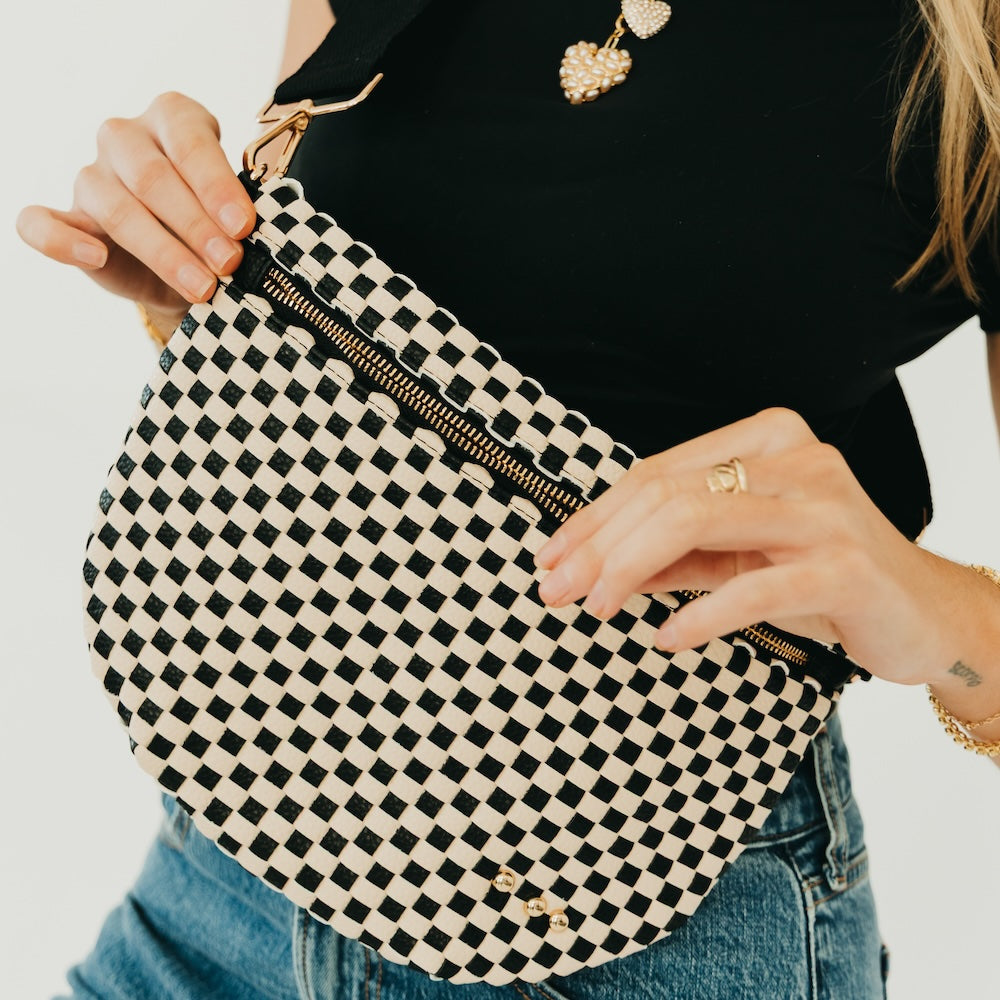 PRETTY SIMPLE - WESTLYN WOVEN BUM BAG Black Checkered