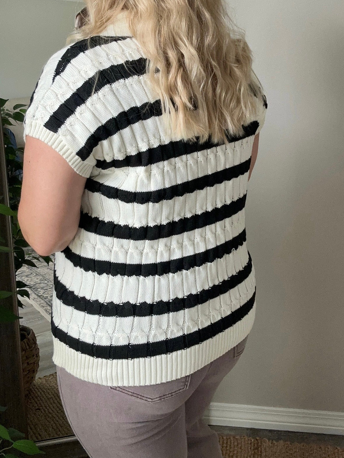 Textured stripe collared sweater vest | Black
