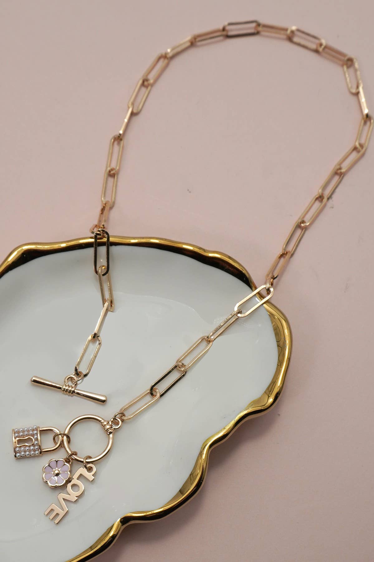 CLUSTER CHARM LOCK FLOWER LOVE TOGGLE NECKLACE: Gold