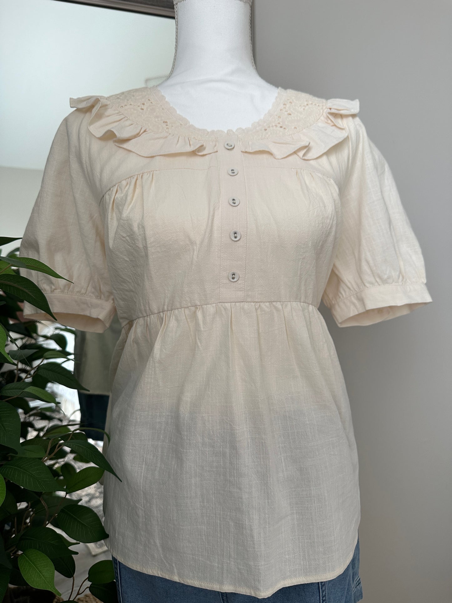 Faux Button Baby doll Top with a Lace Ruffle Peter Pan Collar | Cream