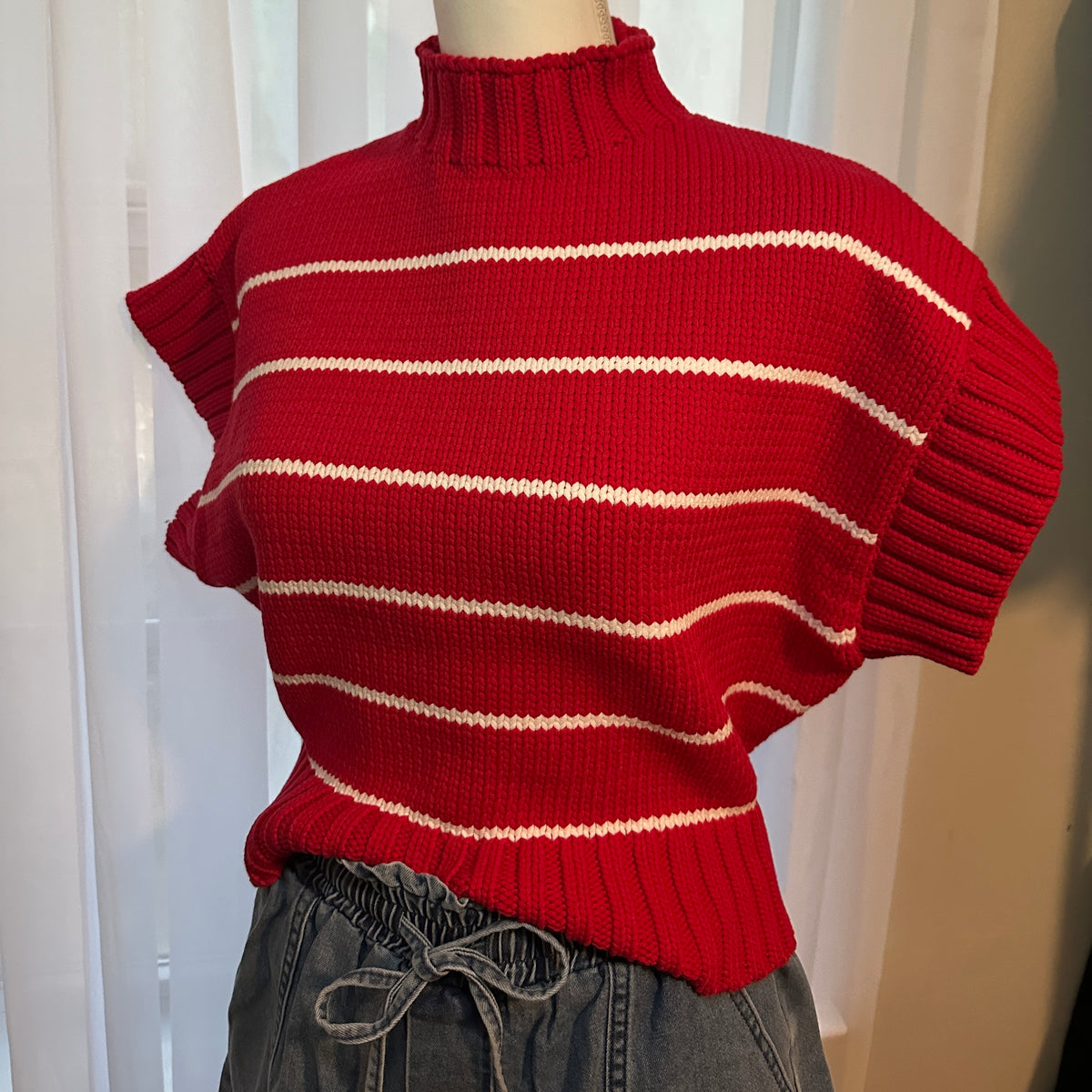 LACEYS Striped cropped mock neck sweater | Ruby Red