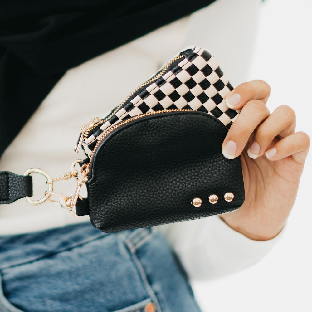 WONDERLUST WOVEN DUAL POUCH WRISTLET - Black Checkered