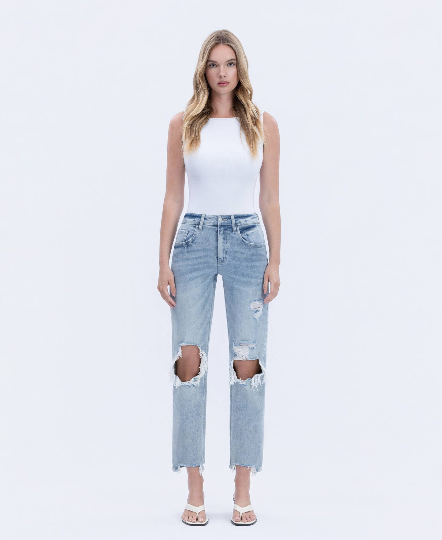 Vervet 90’s Super High Rise Distressed Dad Jeans – Light Wash
