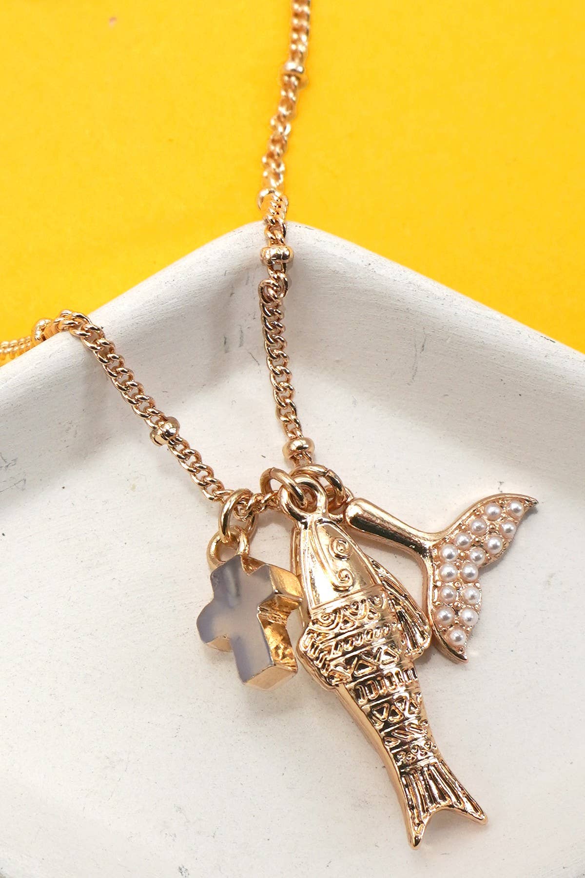 SEA LIFE GOLDFISH CLUSTER CHARM NECKLACE
