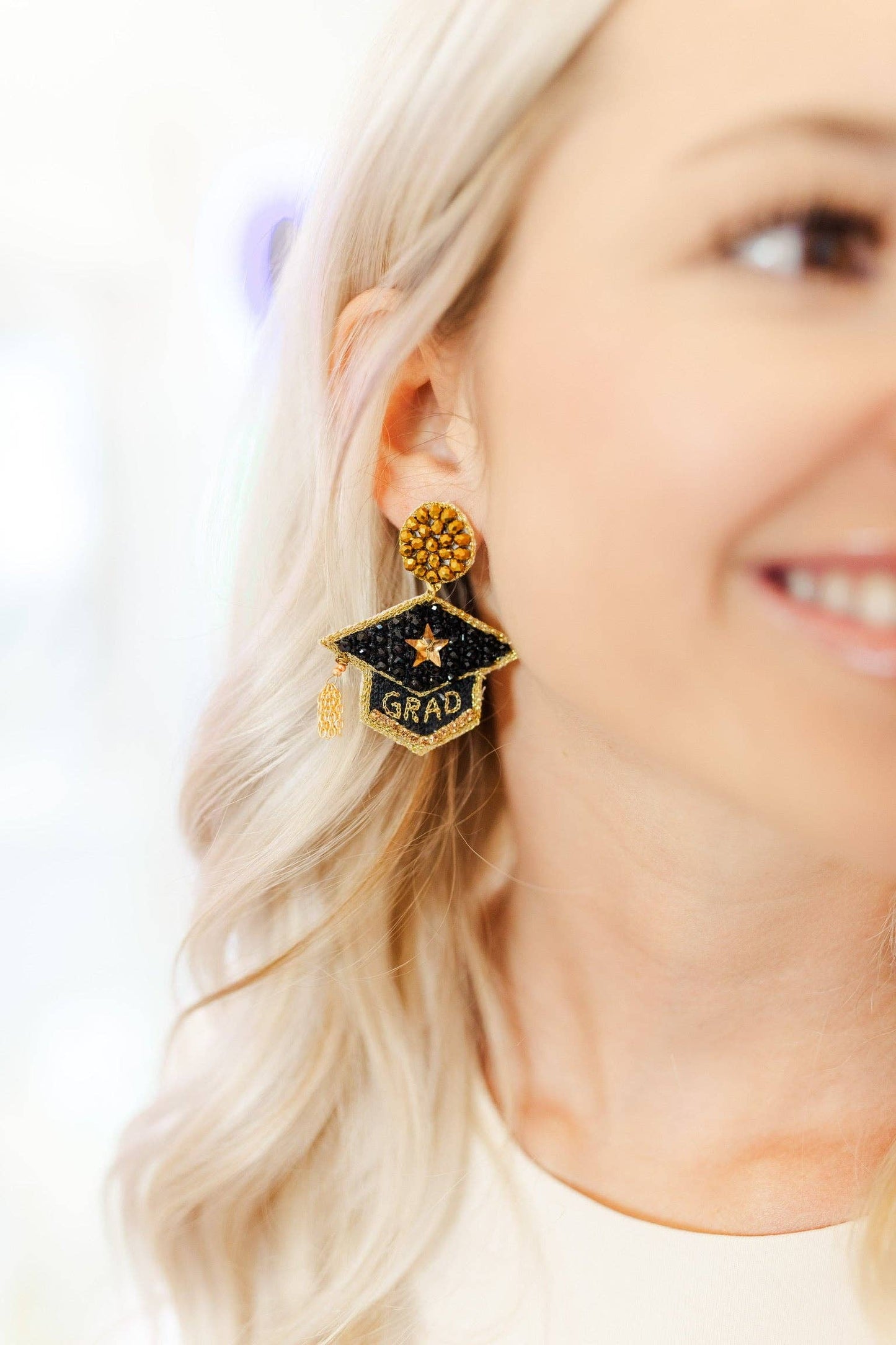 Beaded Grad Cap: Black/Gold