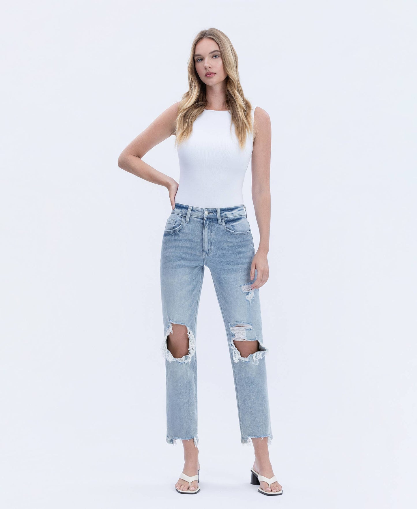 Vervet 90’s Super High Rise Distressed Dad Jeans – Light Wash